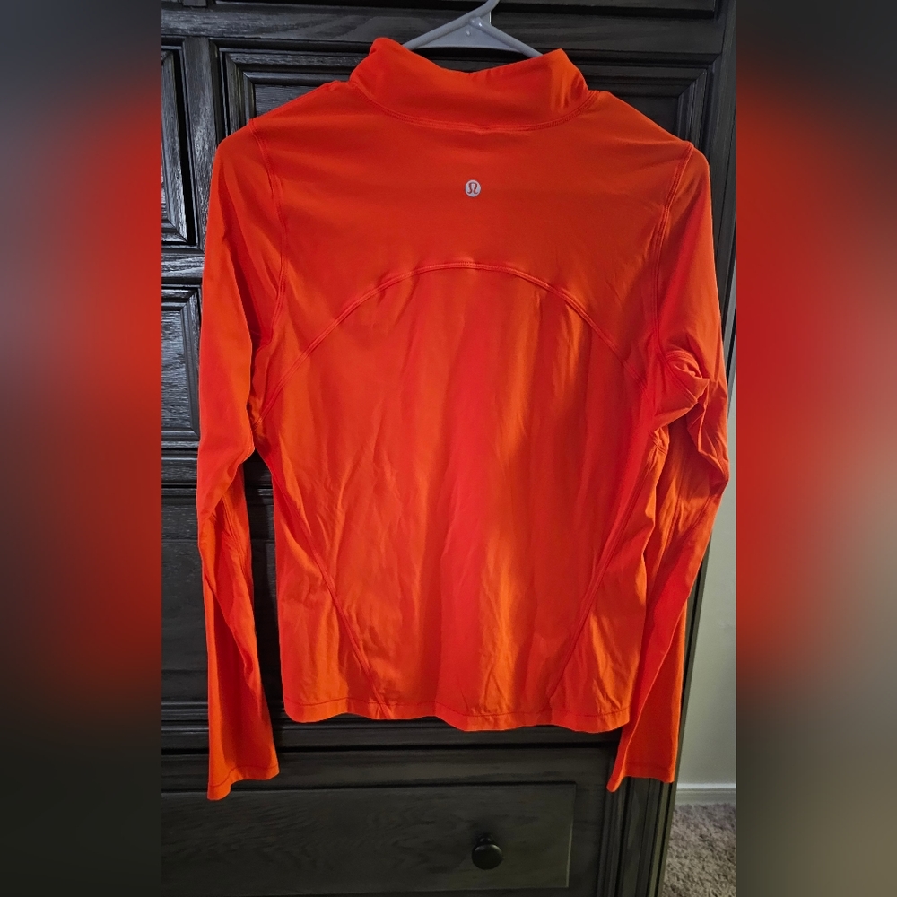 Lululemon run top